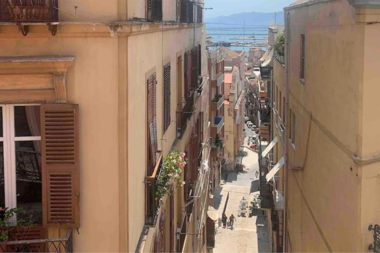 Appartamento Cagliari Centro Con Vista Sul Porto Eksteriør billede